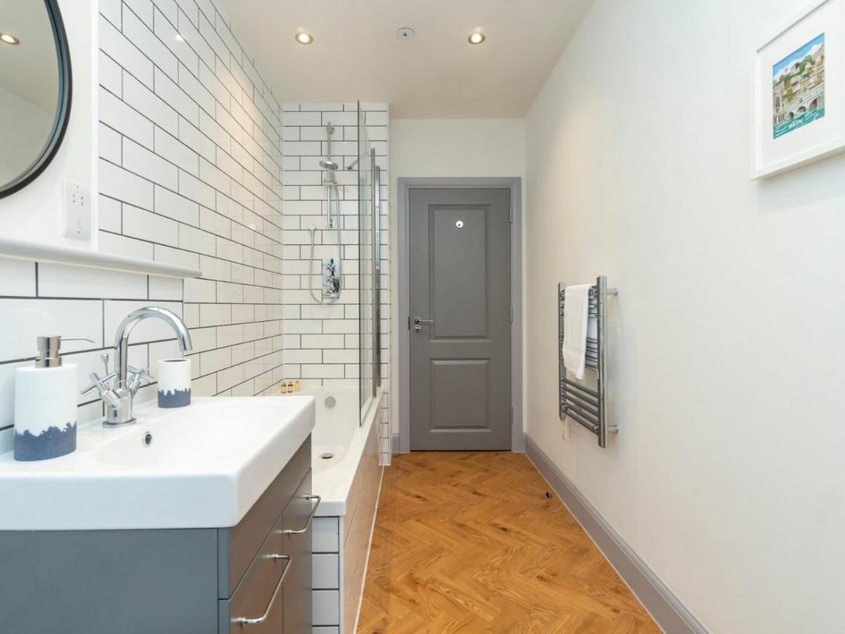 Pass The Keys Stunning 2 Bed Retreat In The Heart Of Bath Apartment Exterior photo