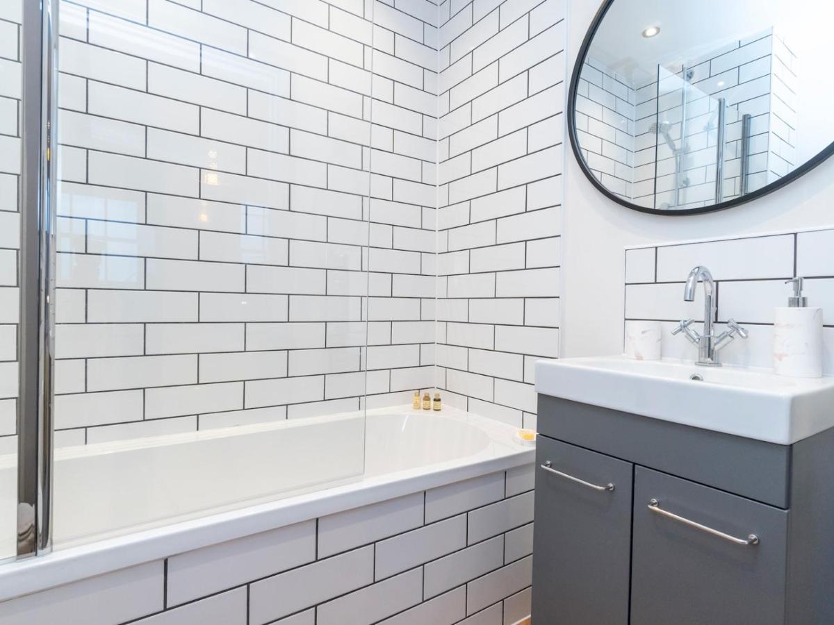 Pass The Keys Stunning 2 Bed Retreat In The Heart Of Bath Apartment Exterior photo