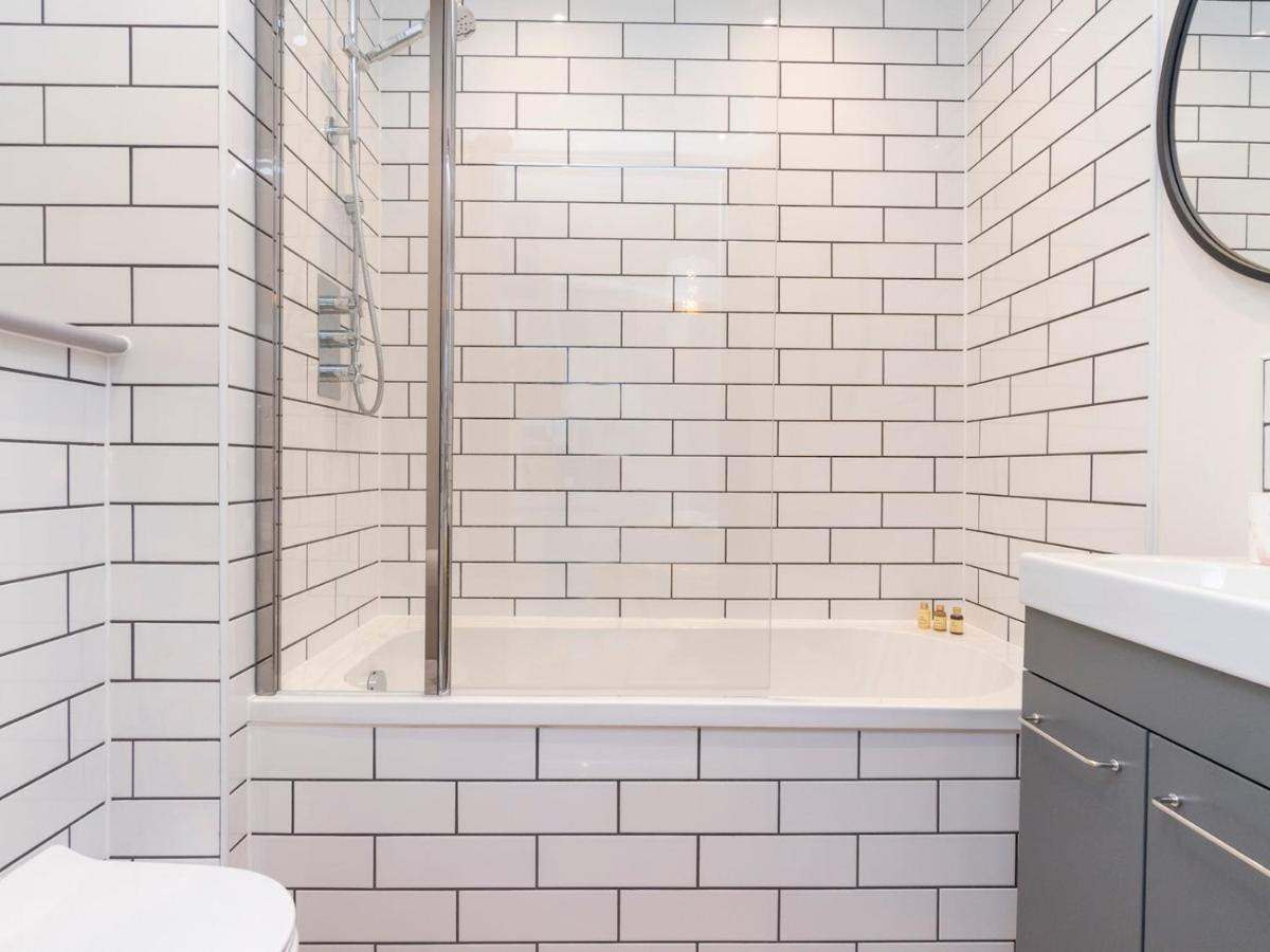 Pass The Keys Stunning 2 Bed Retreat In The Heart Of Bath Apartment Exterior photo